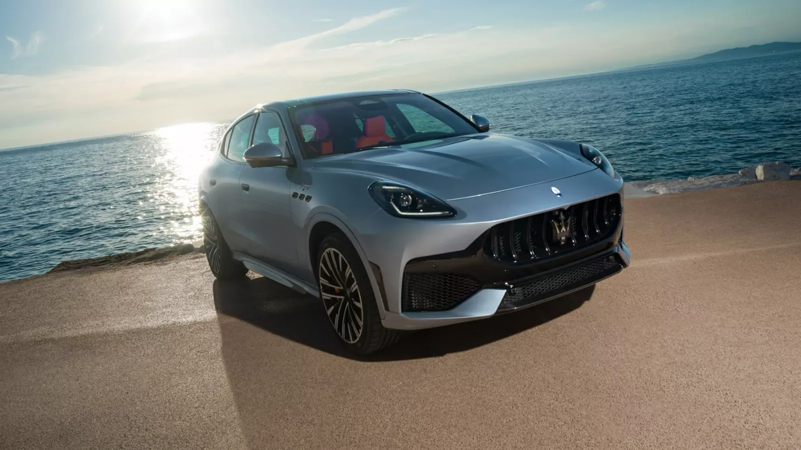 Grecale Trofeo với động cơ V6 Nettuno